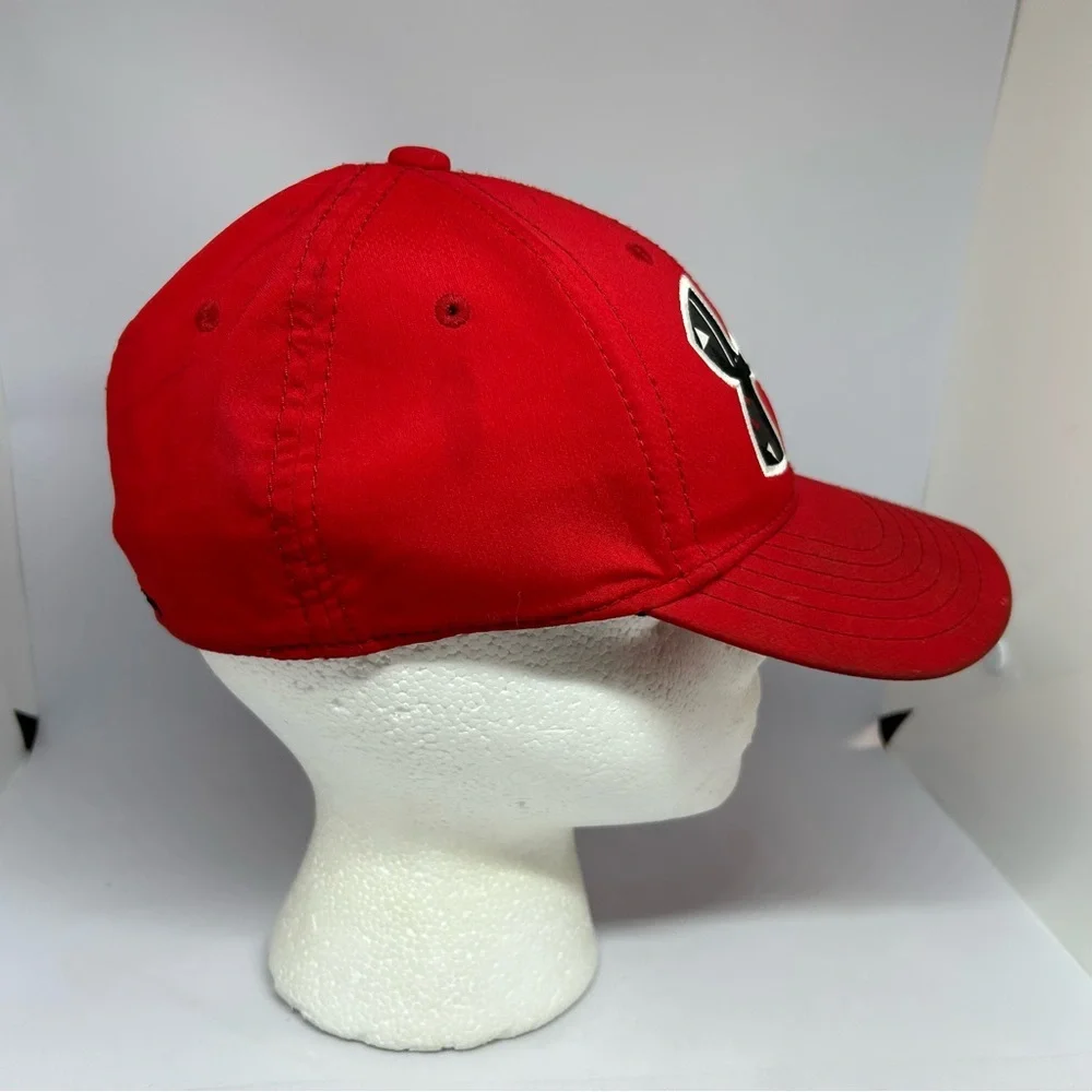 Under‎ Armour Hat Cap Youth Kids Boys S/M Flex Stretch Fitted Red Black Logo